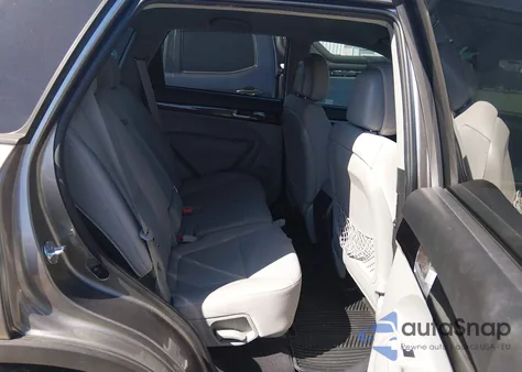 2015 Kia Sorento Lx z USA, uszkodzony, nr VIN 5XYKT3A66FG591944